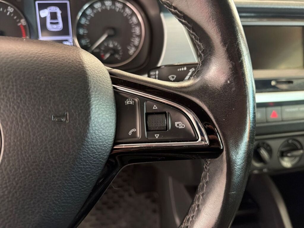 Skoda Fabia 2018 Sininen