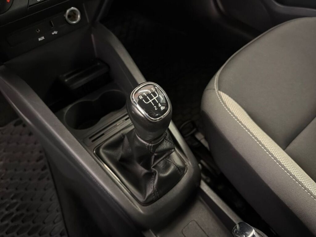 Skoda Fabia 2018 Sininen