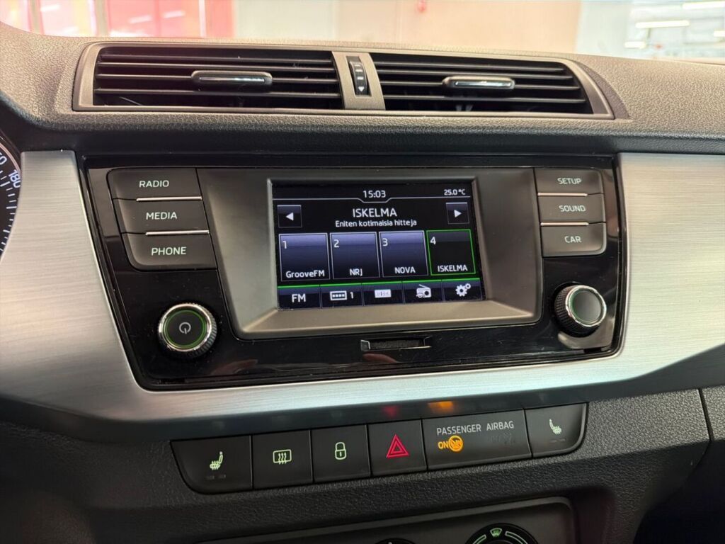Skoda Fabia 2018 Sininen
