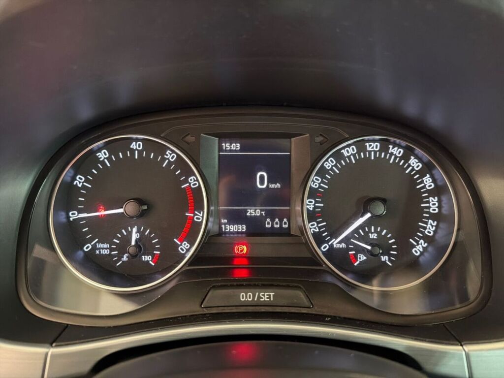 Skoda Fabia 2018 Sininen