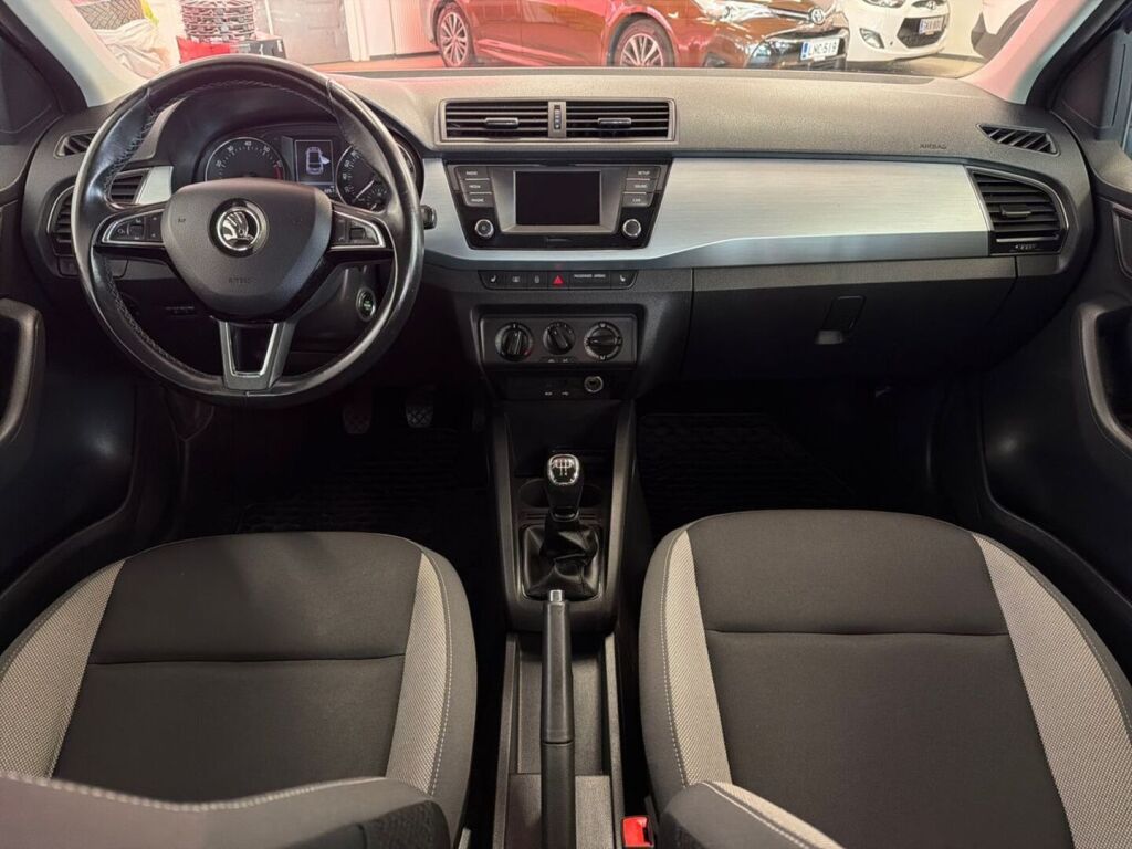 Skoda Fabia 2018 Sininen