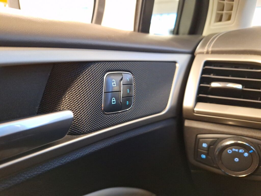 Ford Mondeo Vignale 2018 Valkoinen