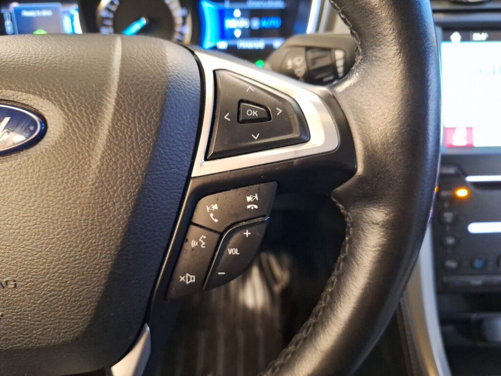 Ford Mondeo Vignale 2018 Valkoinen