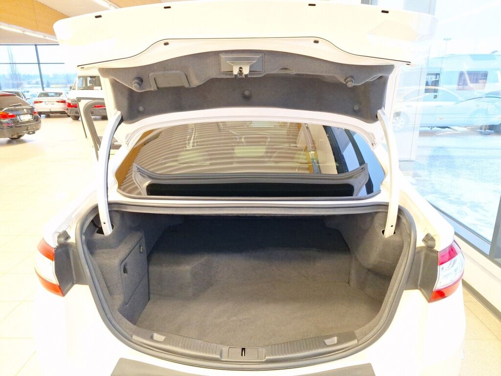 Ford Mondeo Vignale 2018 Valkoinen