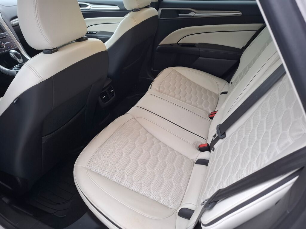 Ford Mondeo Vignale 2018 Valkoinen