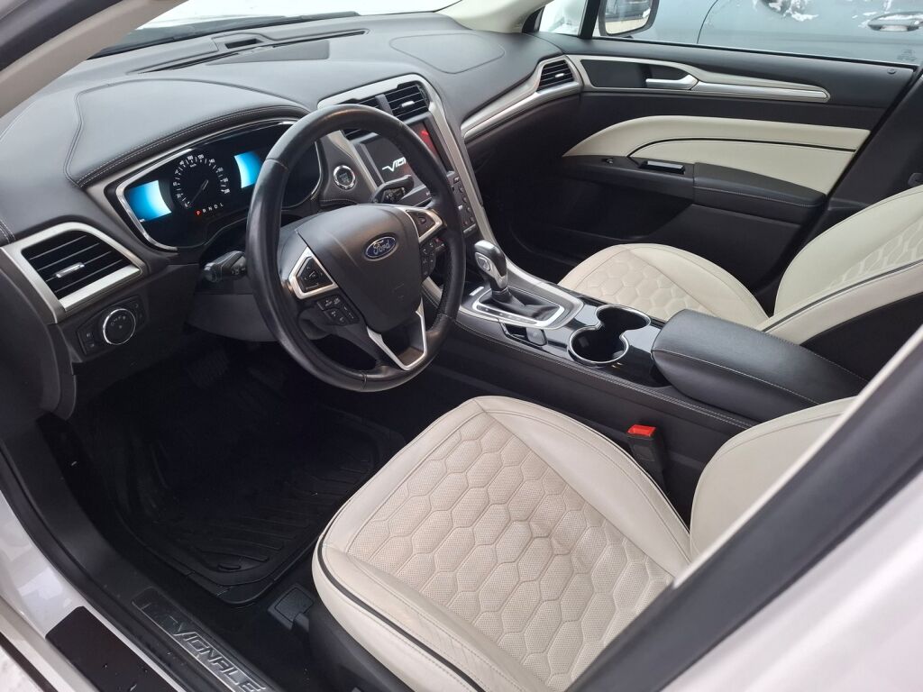 Ford Mondeo Vignale 2018 Valkoinen