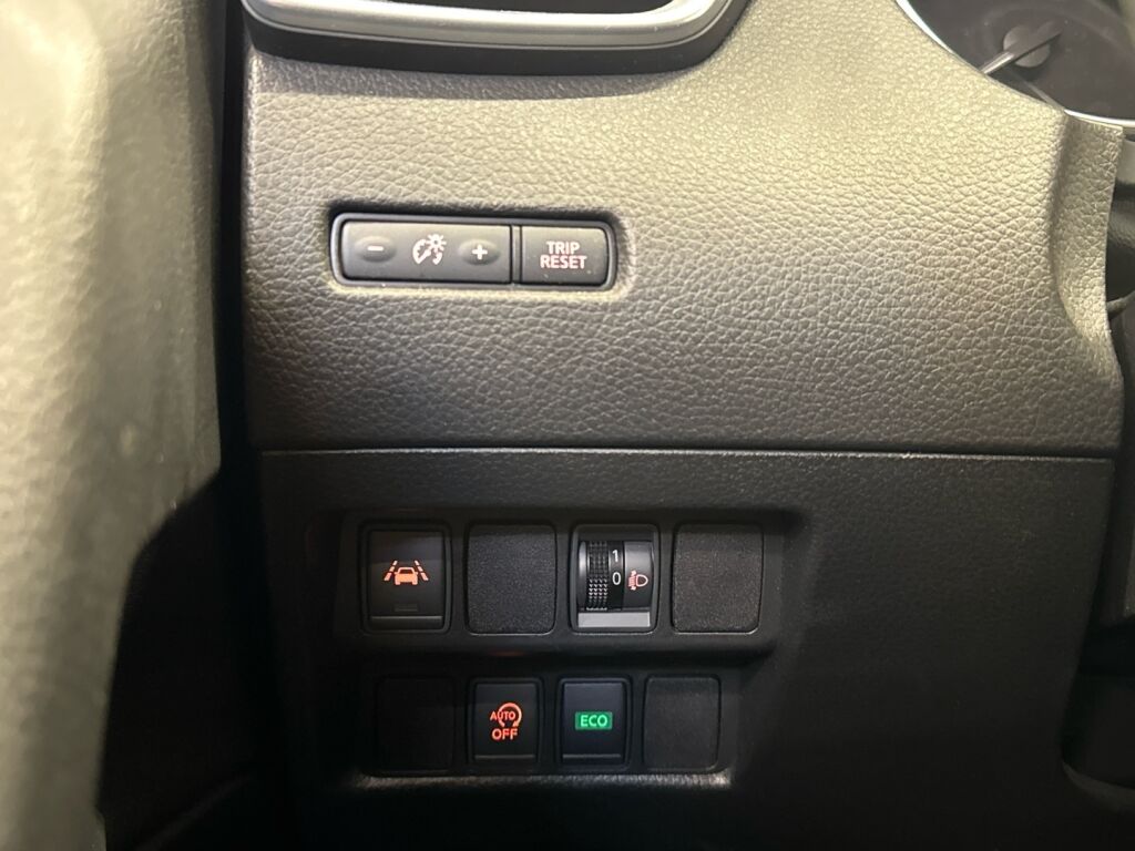 Nissan Qashqai 2018 Ruskea (beige)