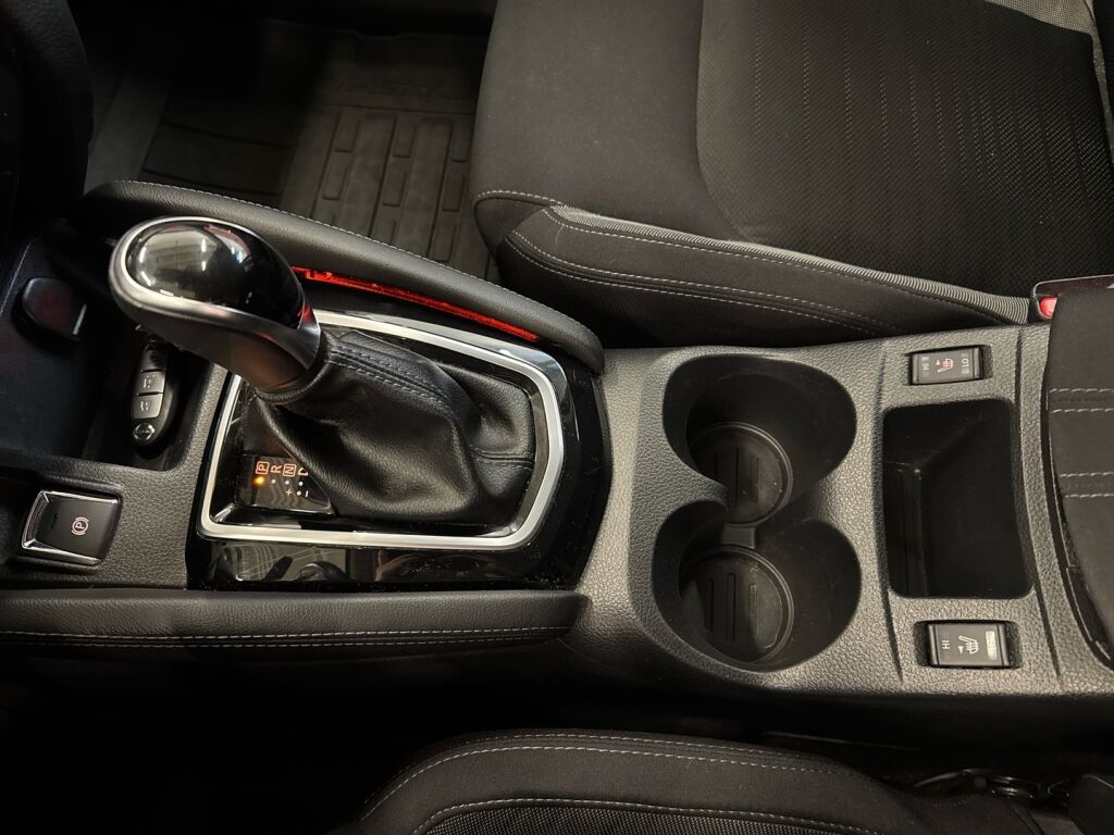 Nissan Qashqai 2018 Ruskea (beige)