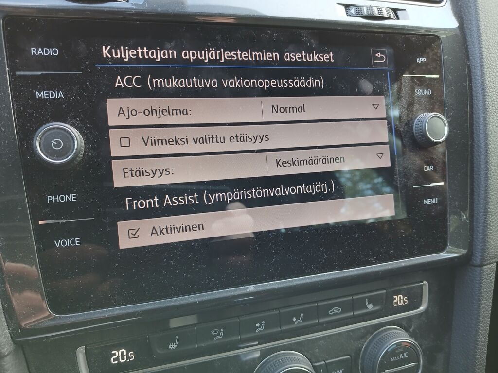 Volkswagen Golf 2018 Punainen