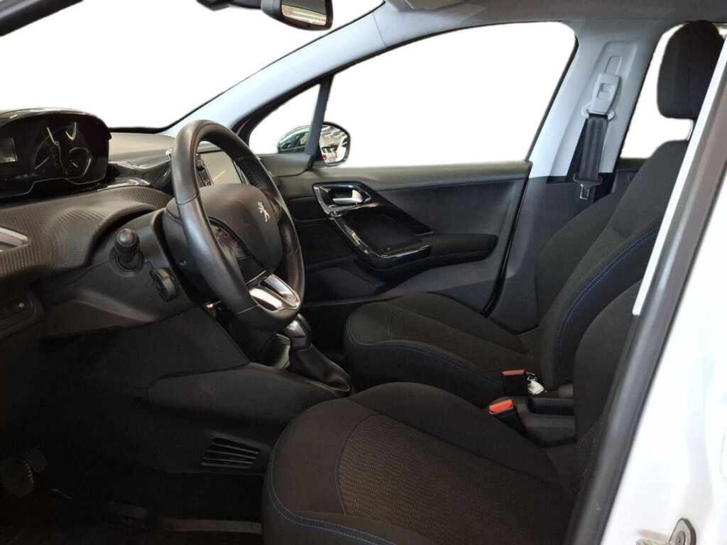 Peugeot 208 2018 Valkoinen