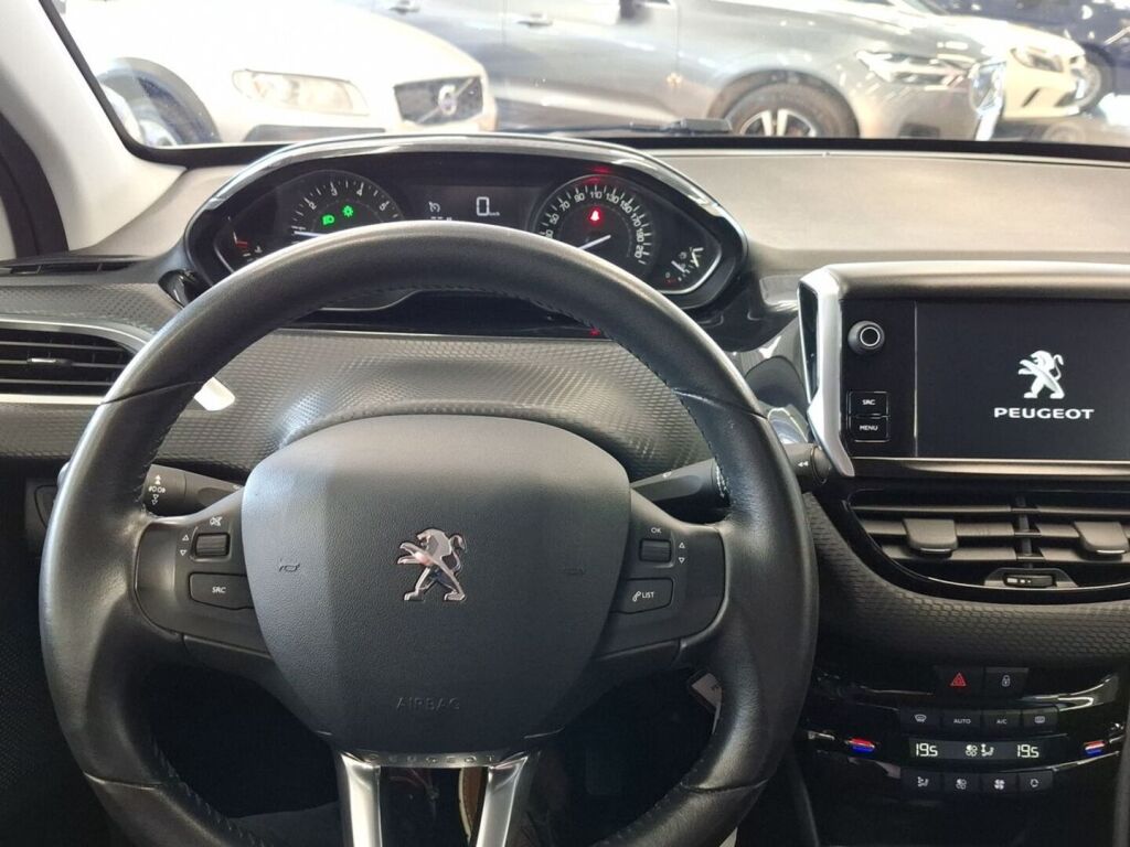 Peugeot 208 2018 Valkoinen