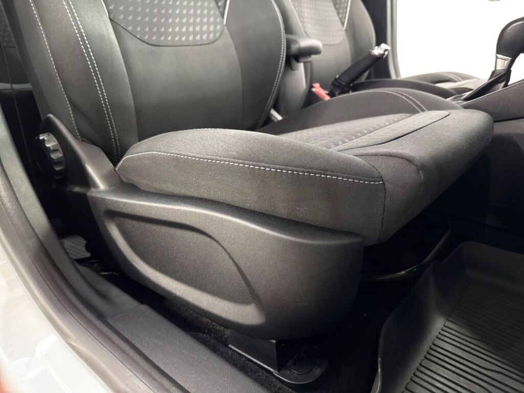 Ford Fiesta 2018 Valkoinen