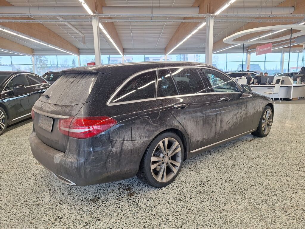 Mercedes-Benz C 2015 Musta