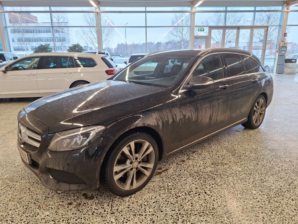 Mercedes-Benz C 2015 Musta