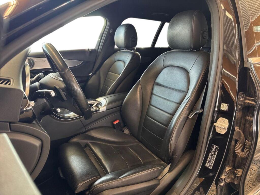 Mercedes-Benz C 2015 Musta