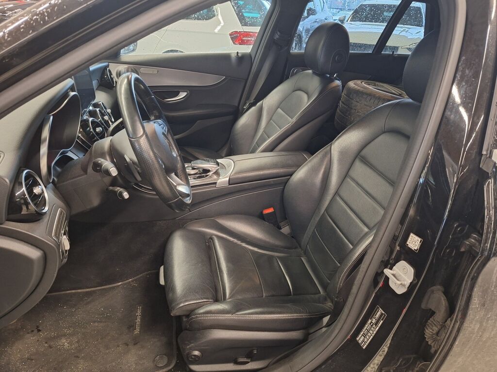 Mercedes-Benz C 2015 Musta