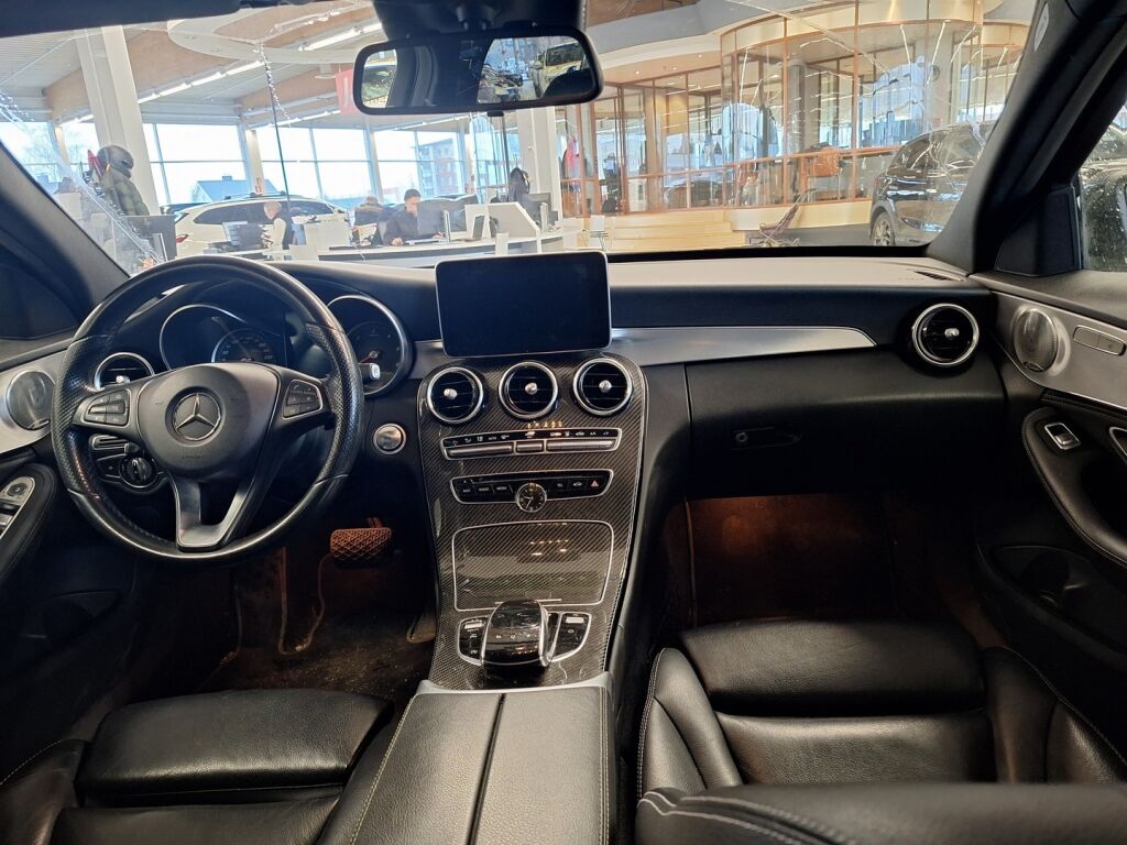 Mercedes-Benz C 2015 Musta