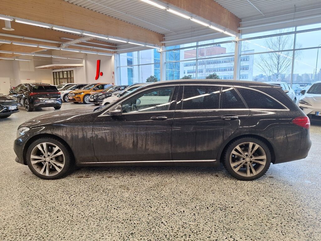 Mercedes-Benz C 2015 Musta