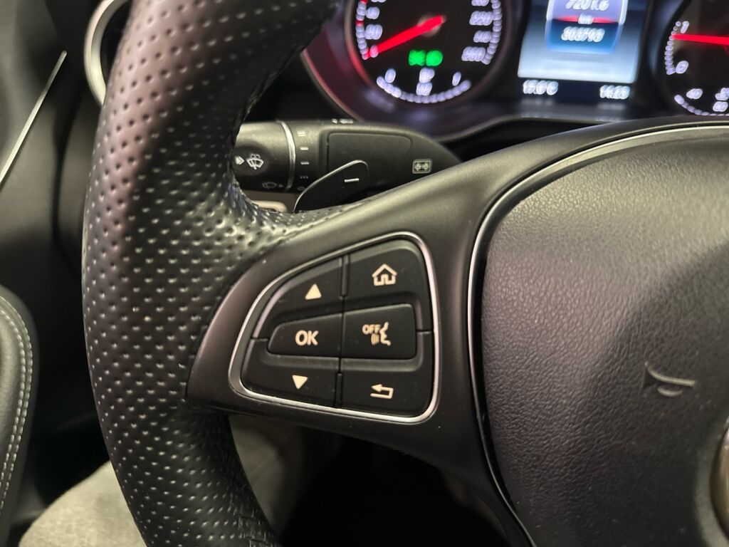 Mercedes-Benz C 2015 Musta