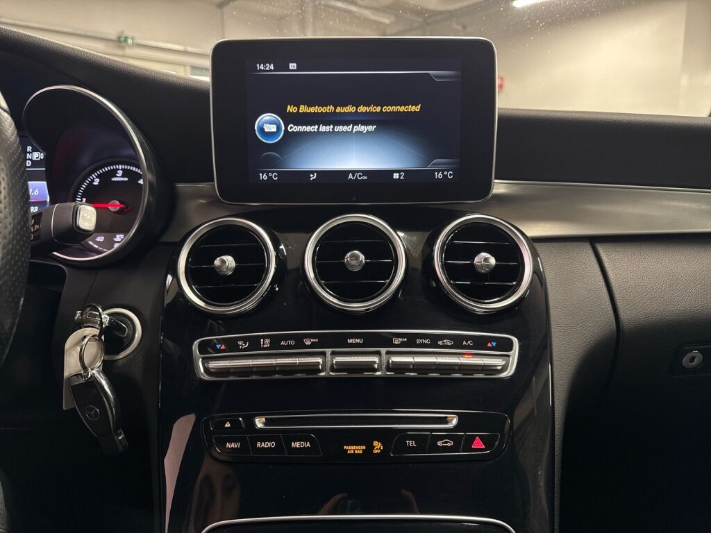 Mercedes-Benz C 2015 Musta