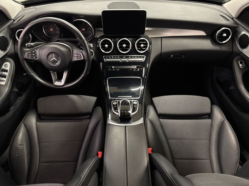 Mercedes-Benz C 2015 Musta