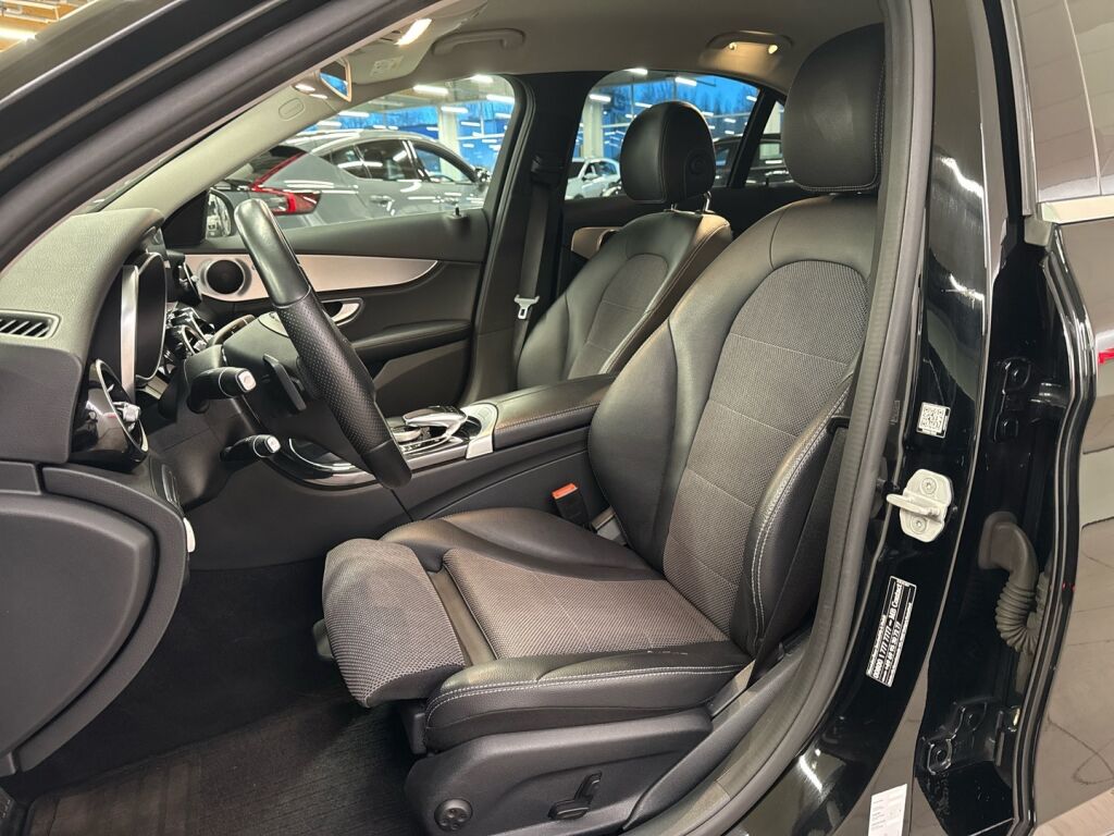 Mercedes-Benz C 2015 Musta