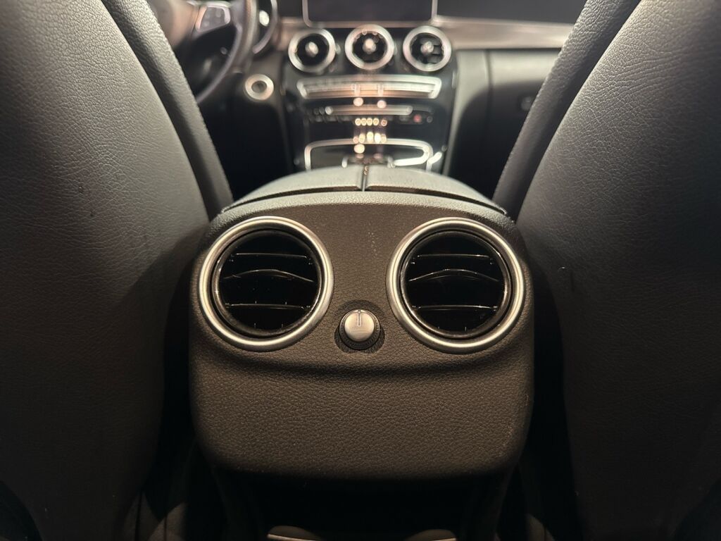 Mercedes-Benz C 2015 Musta