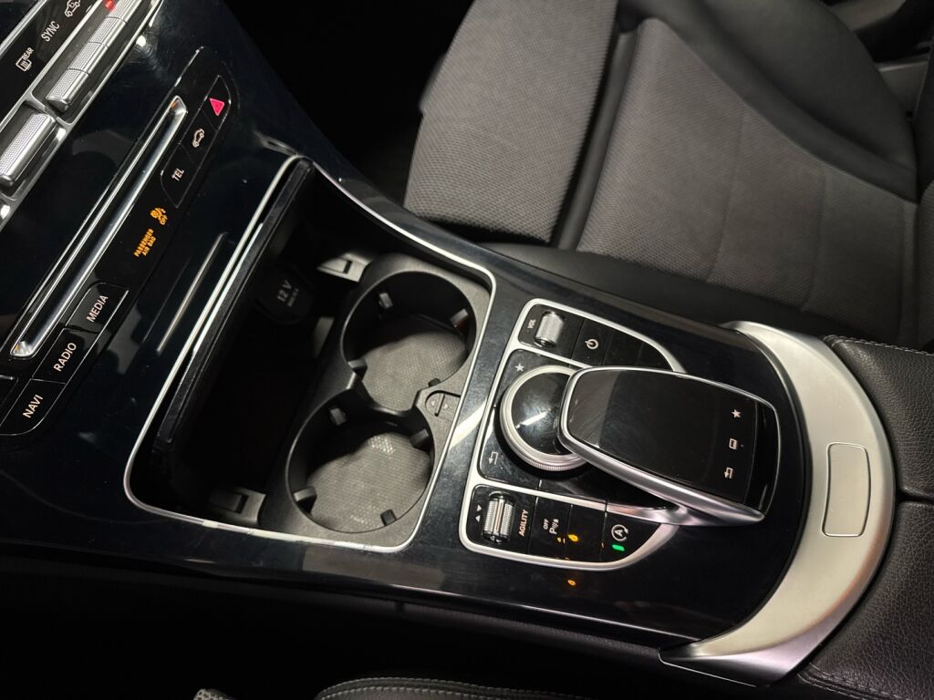 Mercedes-Benz C 2015 Musta