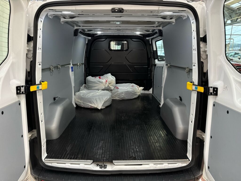 Ford Transit Custom 2018 Valkoinen