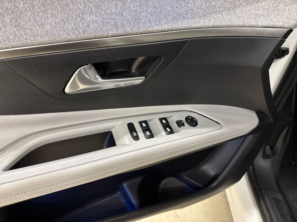 Peugeot 3008 2018 Valkoinen