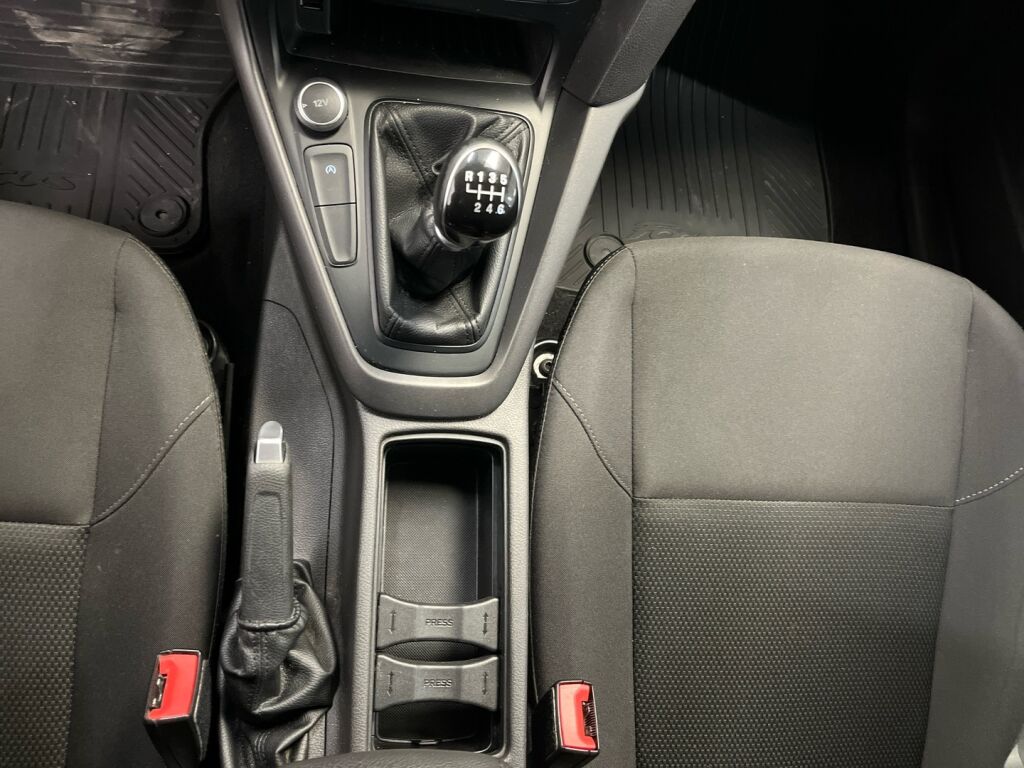 Ford Focus 2018 Harmaa