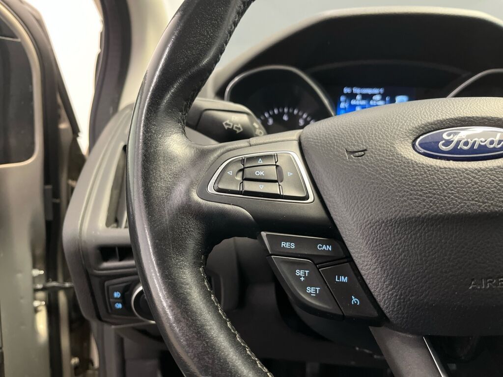 Ford Focus 2018 Harmaa