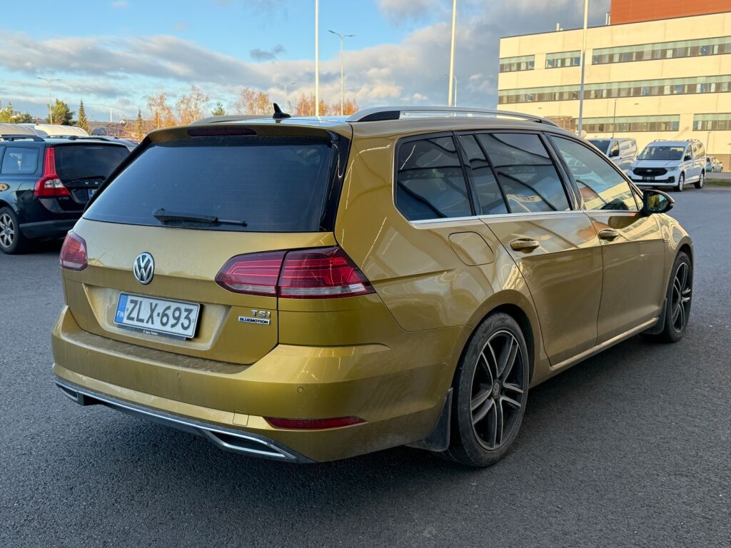 Volkswagen Golf 2018 Keltainen