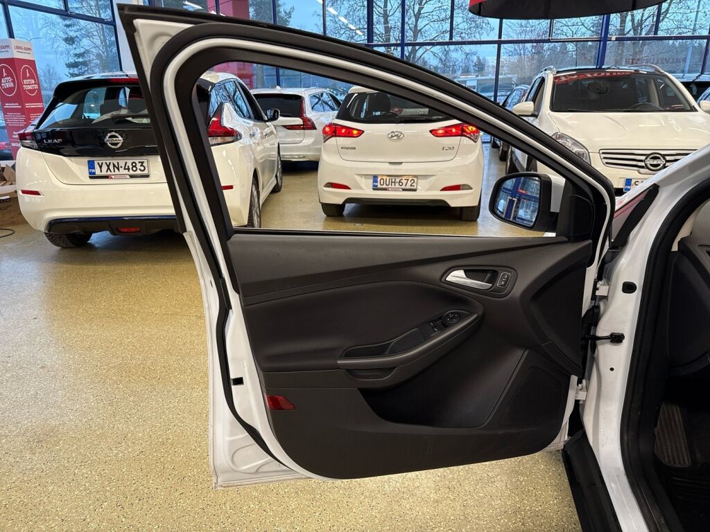 Ford Focus 2018 Valkoinen