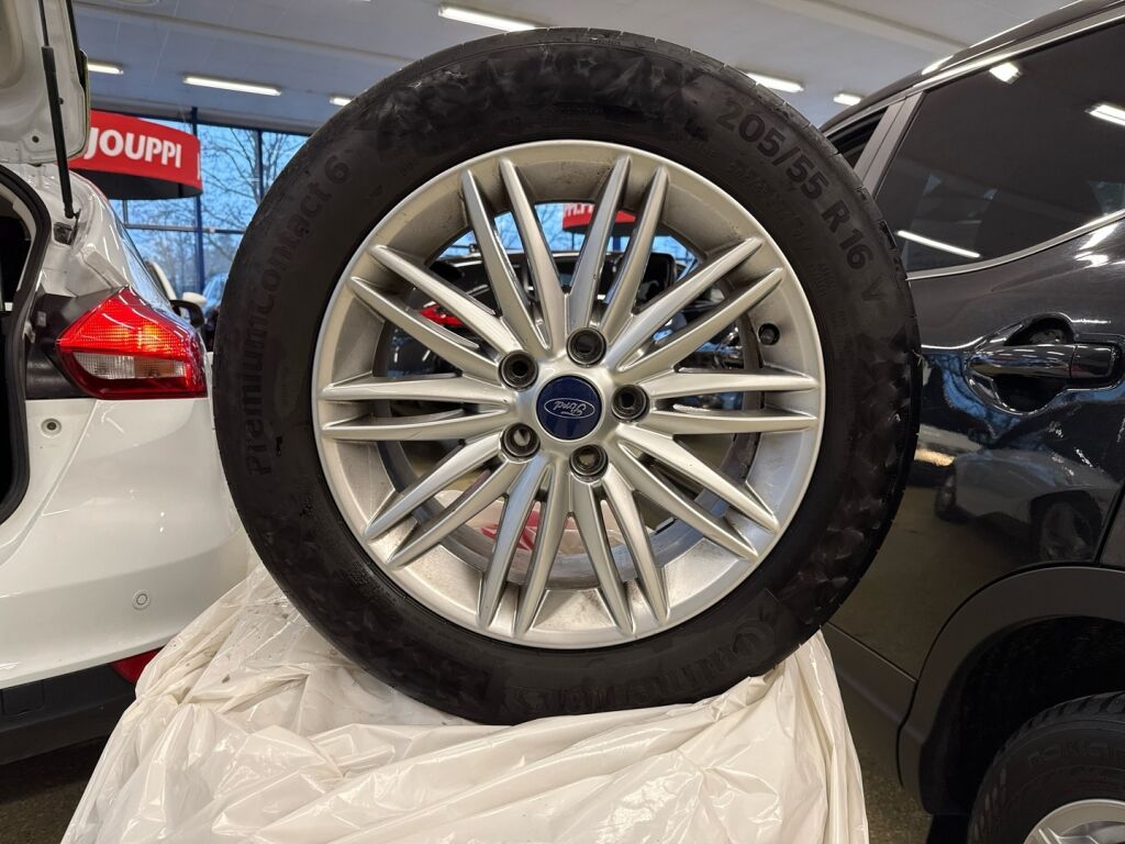 Ford Focus 2018 Valkoinen