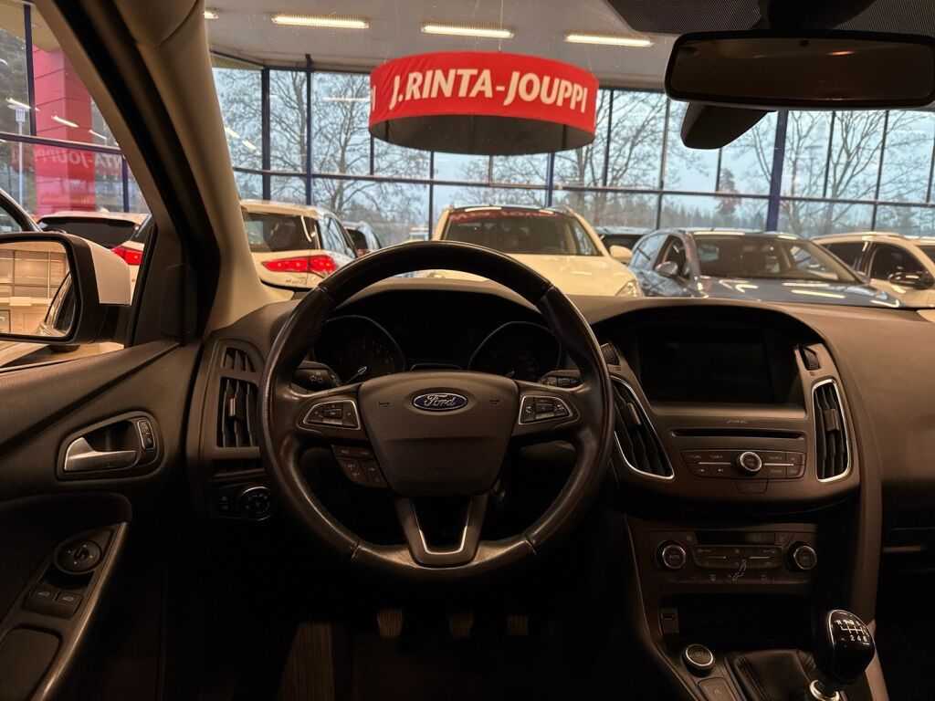 Ford Focus 2018 Valkoinen