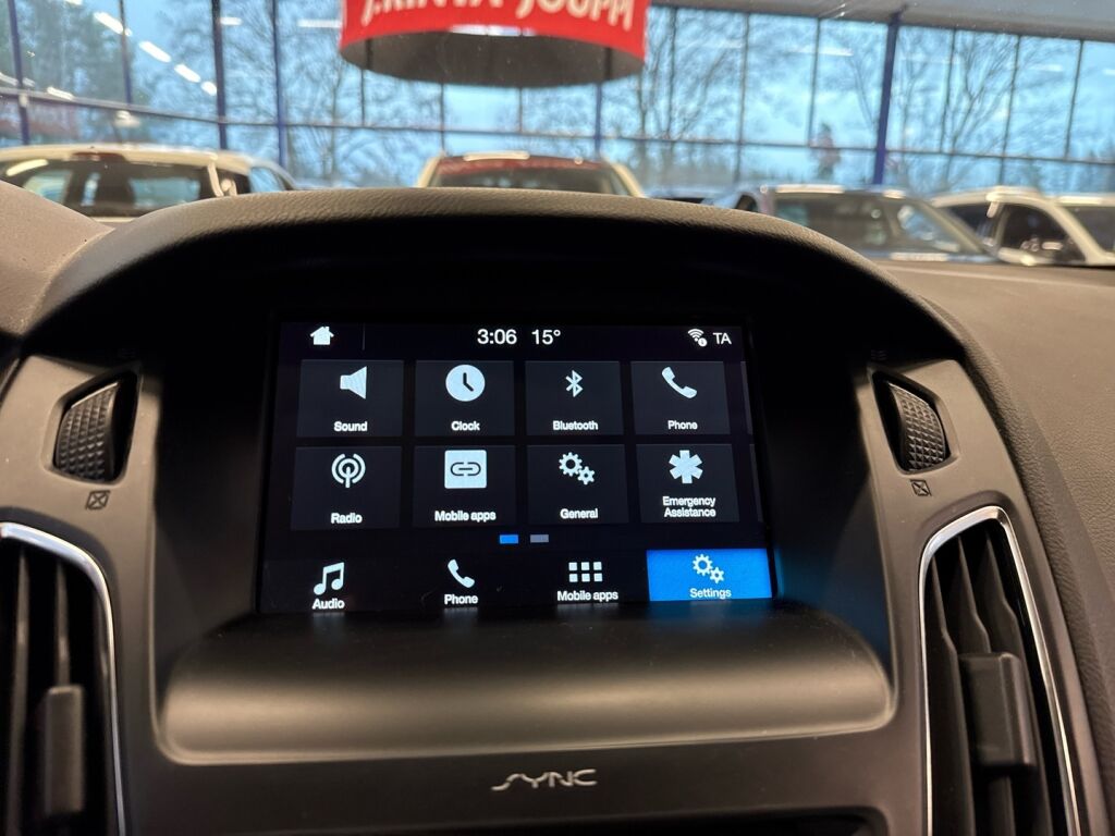 Ford Focus 2018 Valkoinen