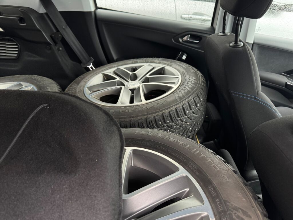 Peugeot 208 2018 Valkoinen