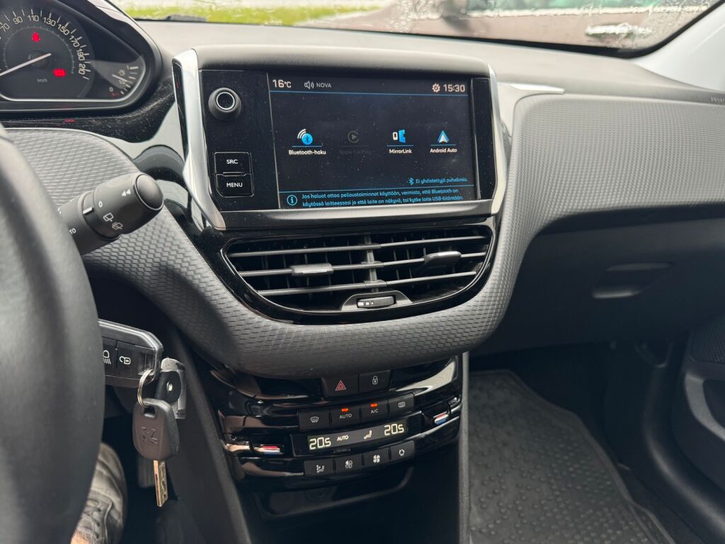 Peugeot 208 2018 Valkoinen