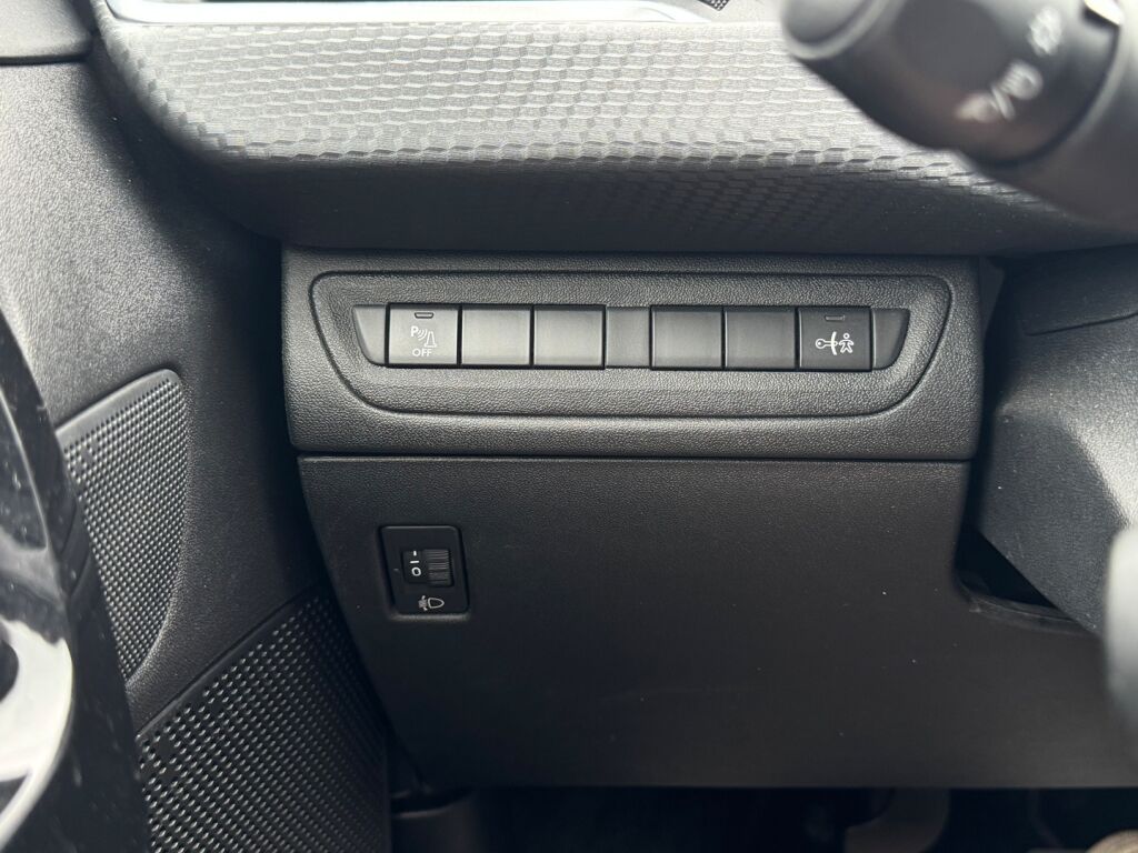 Peugeot 208 2018 Valkoinen
