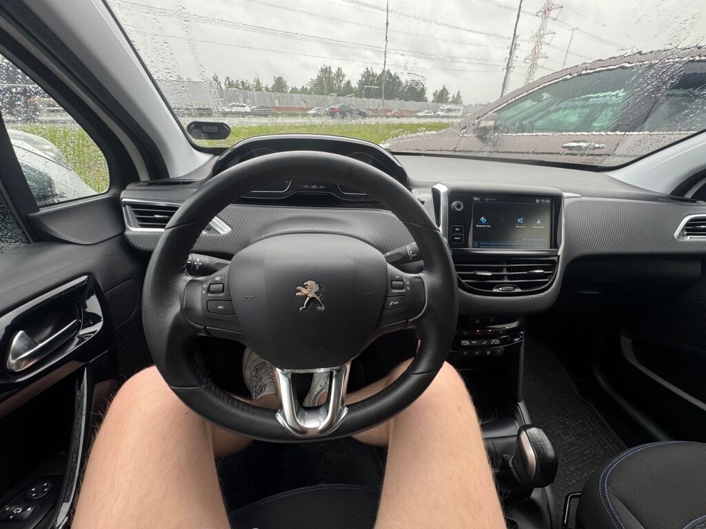 Peugeot 208 2018 Valkoinen