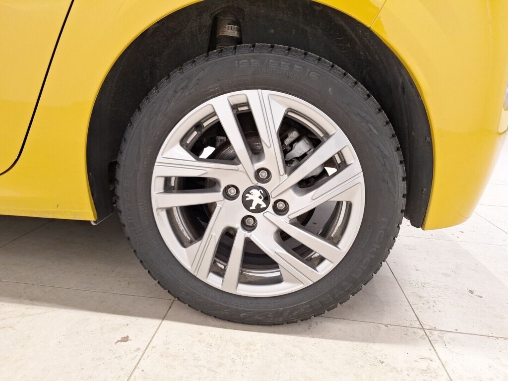 Peugeot 208 2020 Keltainen