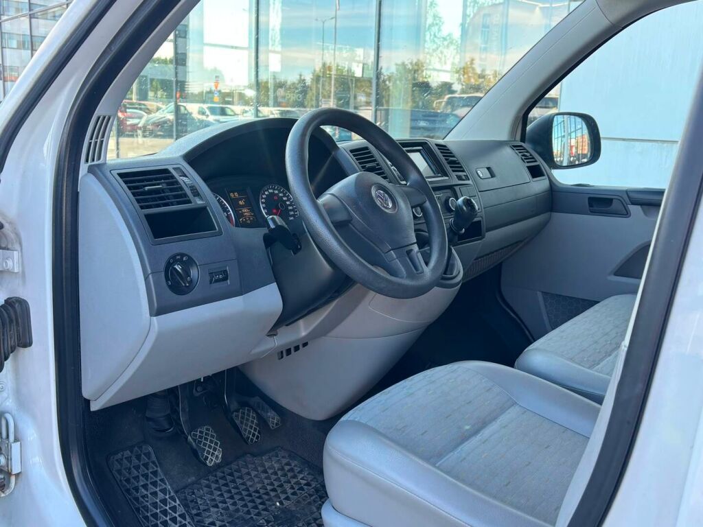 Volkswagen Transporter 2011 Valkoinen
