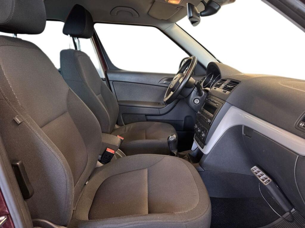 Skoda Yeti 2011 Punainen