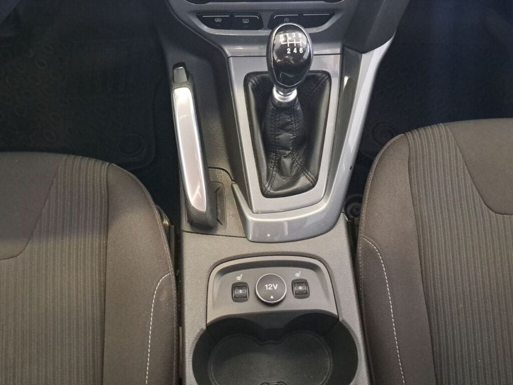 Ford Focus 2011 Musta