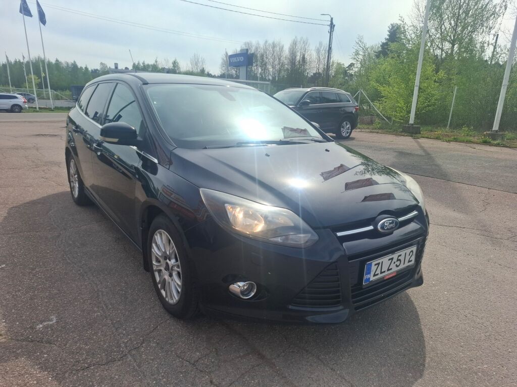 Ford Focus 2011 Musta