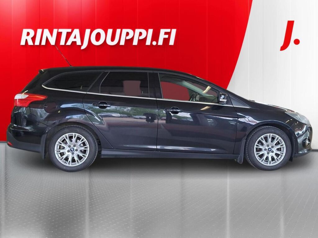 Ford Focus 2011 Musta