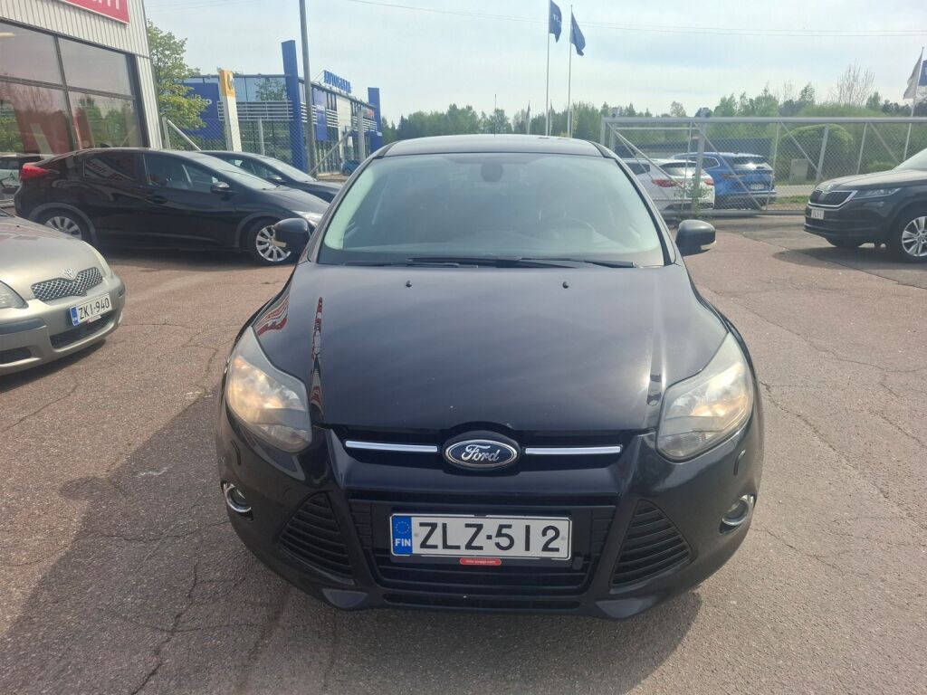 Ford Focus 2011 Musta