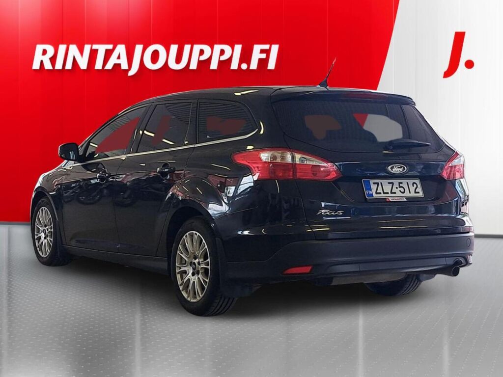 Ford Focus 2011 Musta