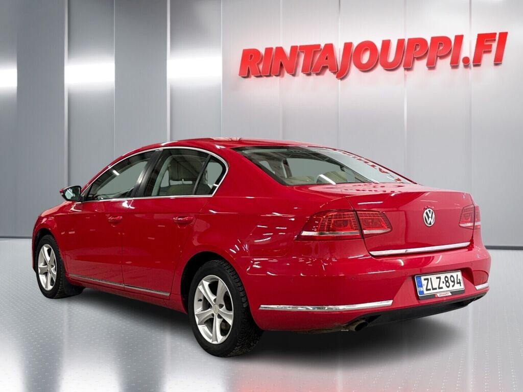 Volkswagen Passat 2011 Punainen
